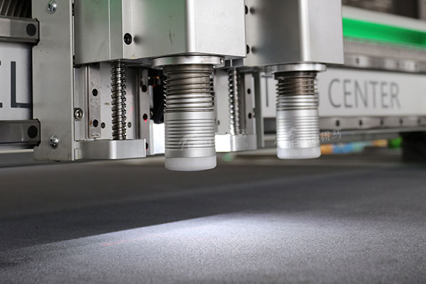 得馬高速裁切機(jī)F11