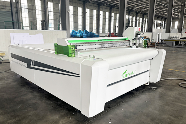 得馬高速裁切機